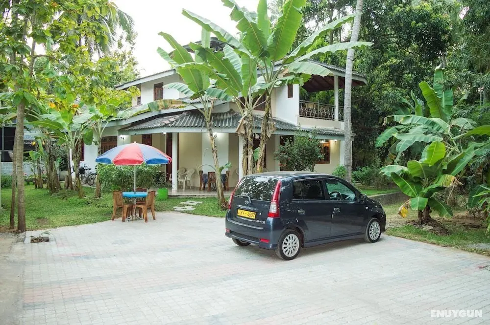 Binara Home Stay -Tourist Lodge - Otopark