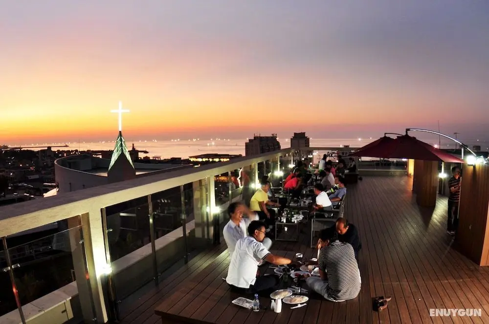 Black Sands Hotel - Konum Öne Çıkanlar