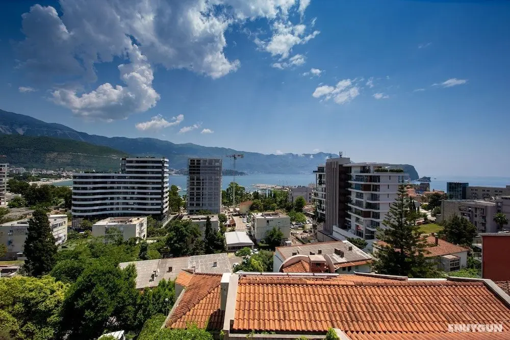The Blue Apartments - Öne Çıkan Resim