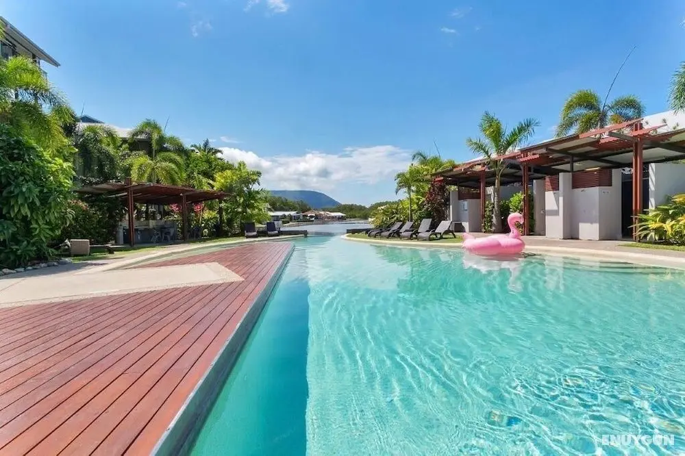 Blue Lagoon Lakeside Studio - Öne Çıkan Resim