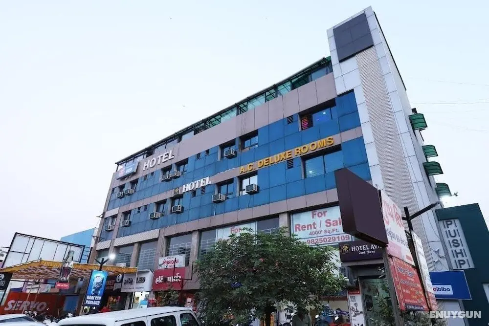 Hotel Blue moon by Sky Stays - Dış Mekan
