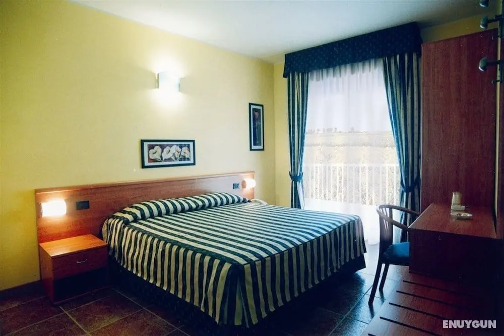 Hotel Blue Ribbon - Oda
