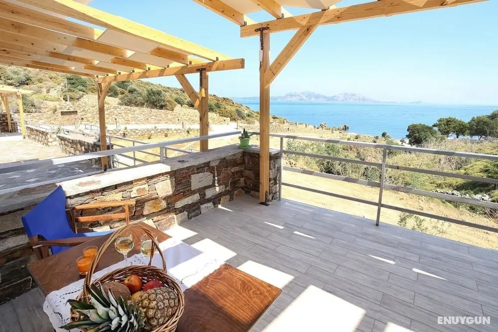Blue SeaSide Studios - Öne Çıkan Resim