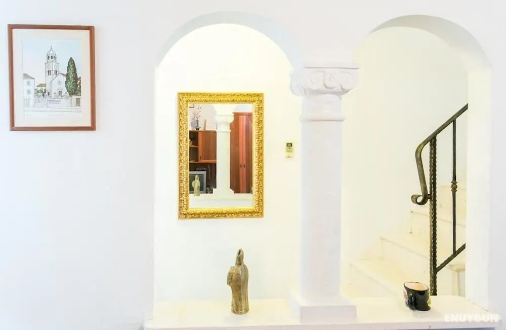 Blue Symphony Apartment - Öne Çıkan Resim