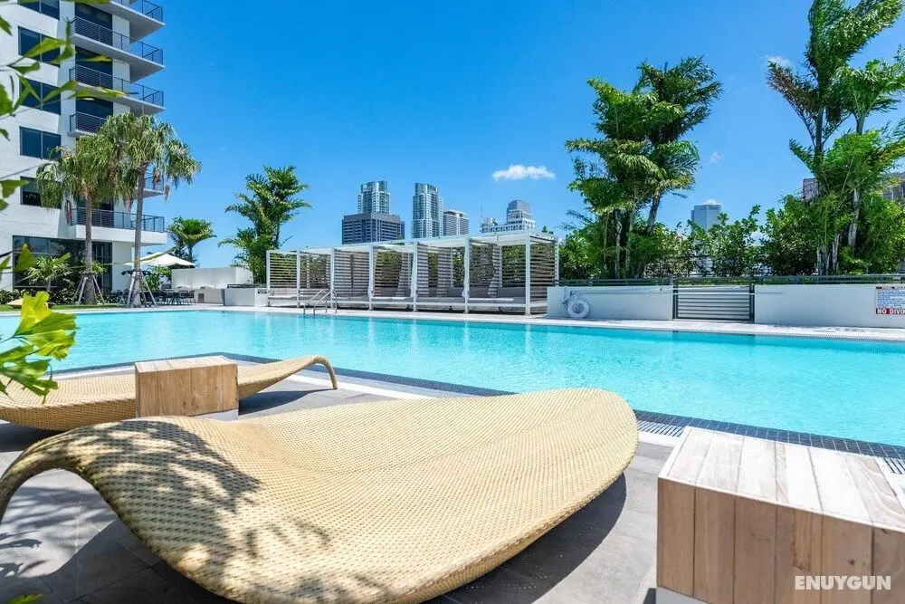 Bluebird Suites Downtown Brickell - Havuz