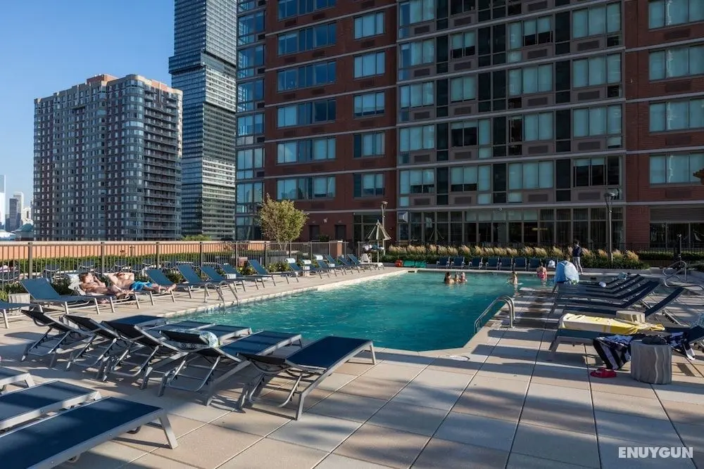 Bluebird Suites near Newport Center - Öne Çıkan Resim