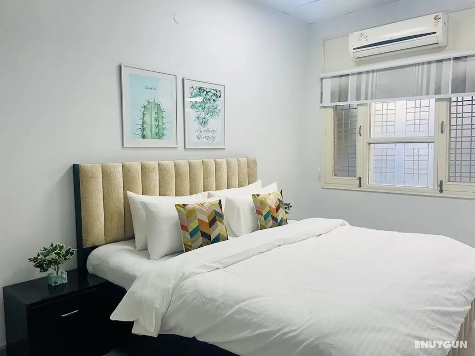 BluO Modern 1BHK - DLF Galleria Market - Oda