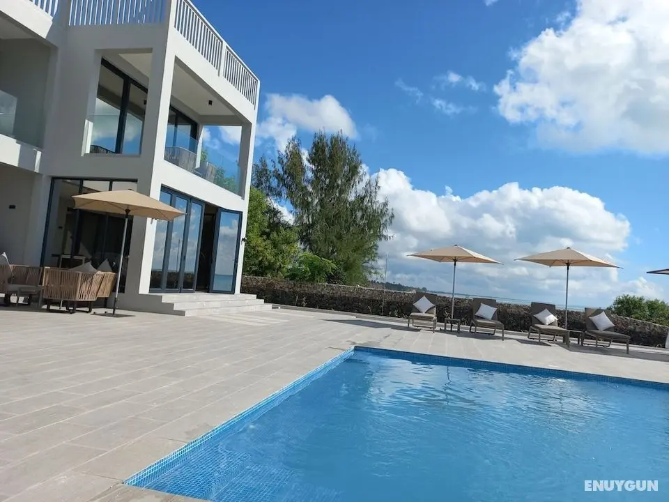 Villa Bluu at the Beach - Öne Çıkan Resim