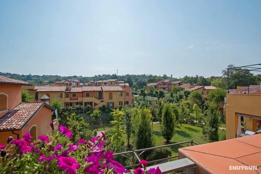 Borgo del Torchio A14 con Piscina by Wonderful Italy - Oda