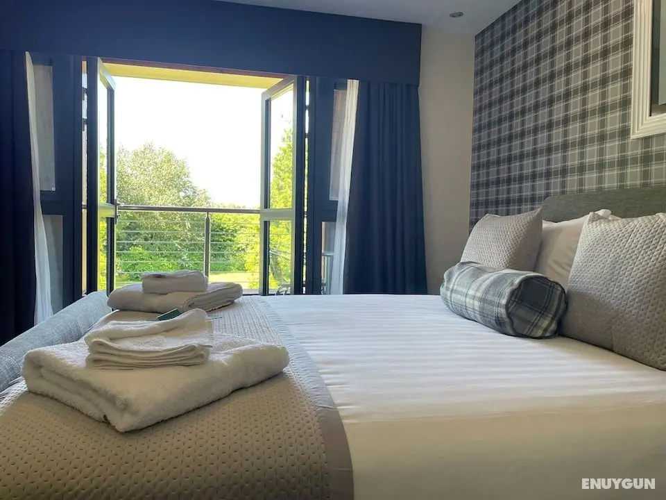 Boston West Hotel - Öne Çıkan Resim