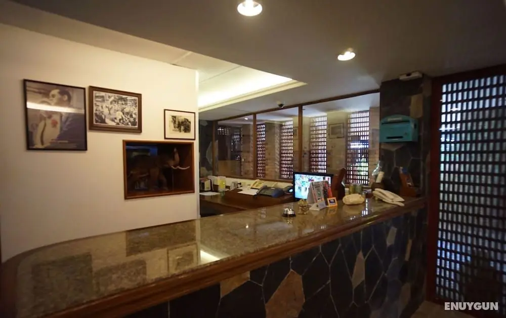 Bougainvillea Terrace House - Lobi