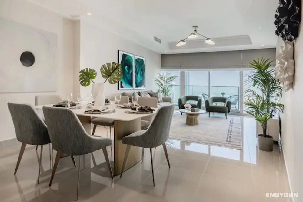 Boutique Living - Opera 3704 - Oda