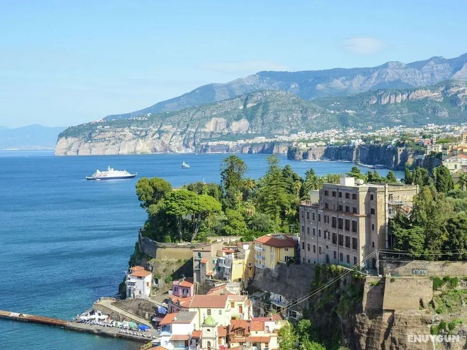 Boutique Mansion in Sorrento With Picturesque View - Konum Öne Çıkanlar