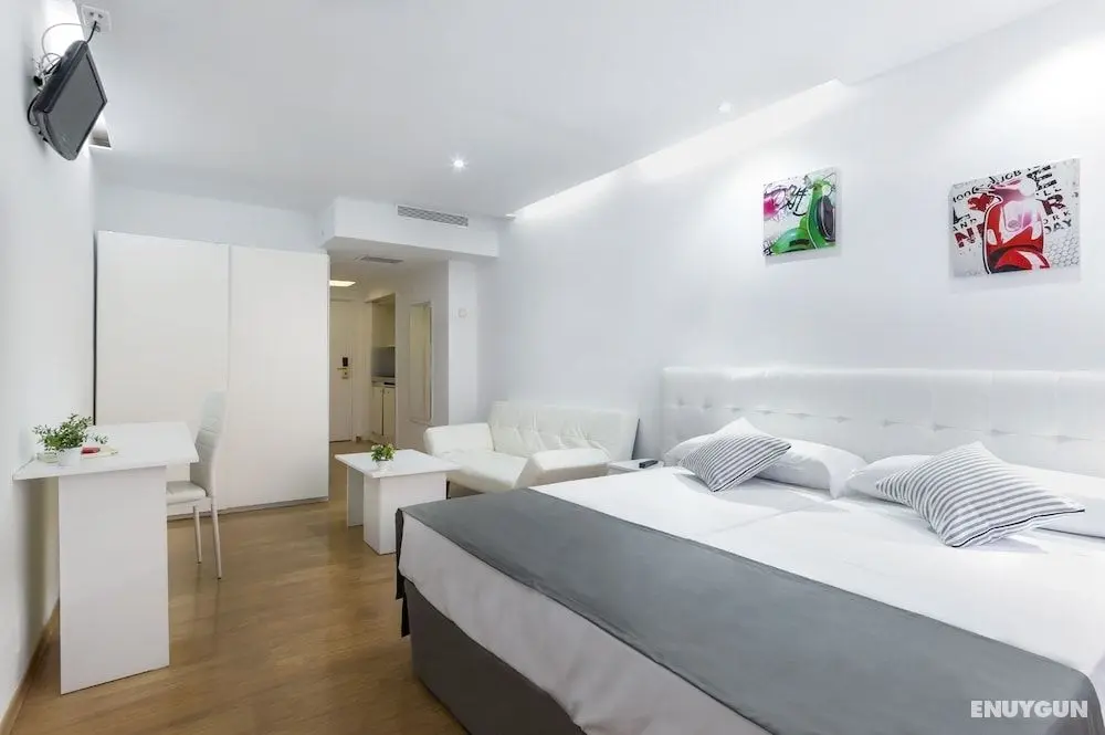 Boutique Urban Madrid Genova - Öne Çıkan Resim
