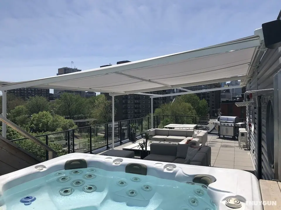 Boxotel Montreal - Dış Mekanlar