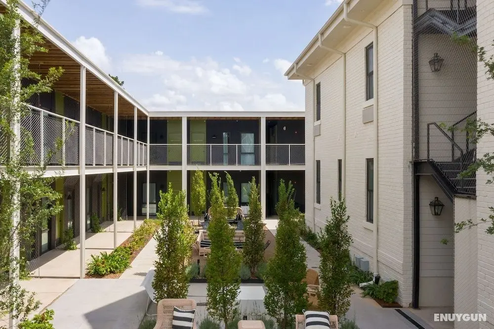 Bradford House - Dış Mekanlar