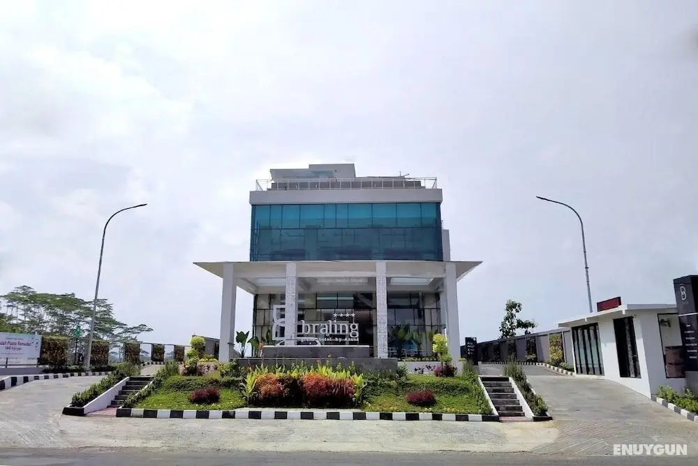 Braling Grand Hotel Purbalingga by Azana - Dış Mekan