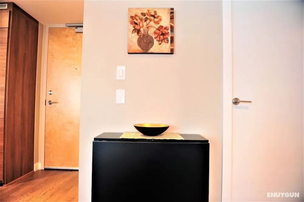 Brand New 1bdr 1den Condo in Vancouver - Öne Çıkan Resim