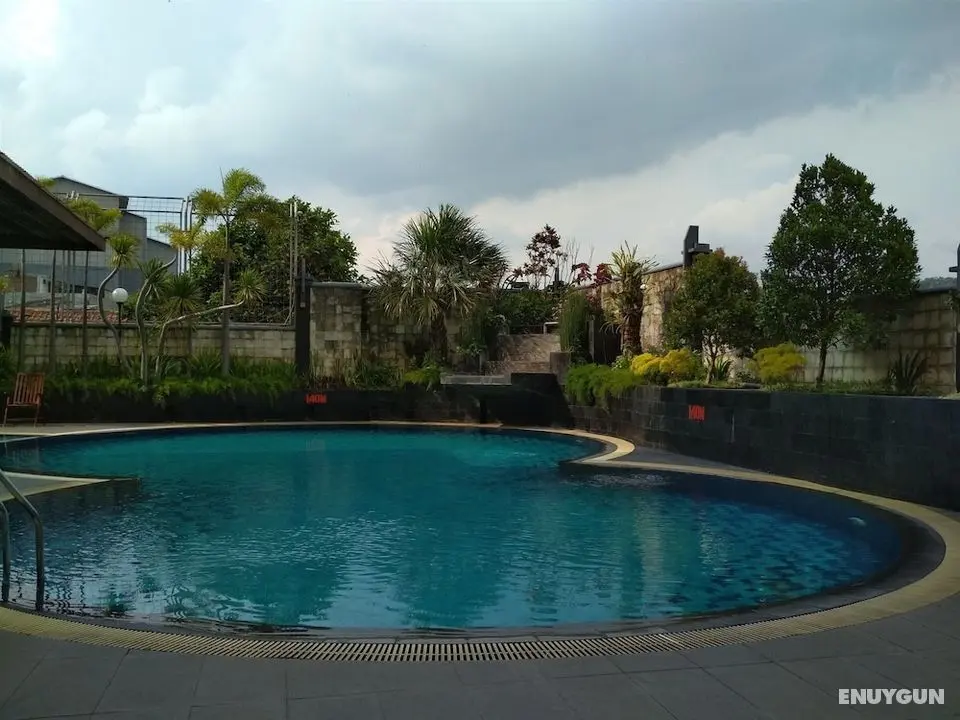 Brand New 2BR Grand Setiabudi Apartment - Havuz