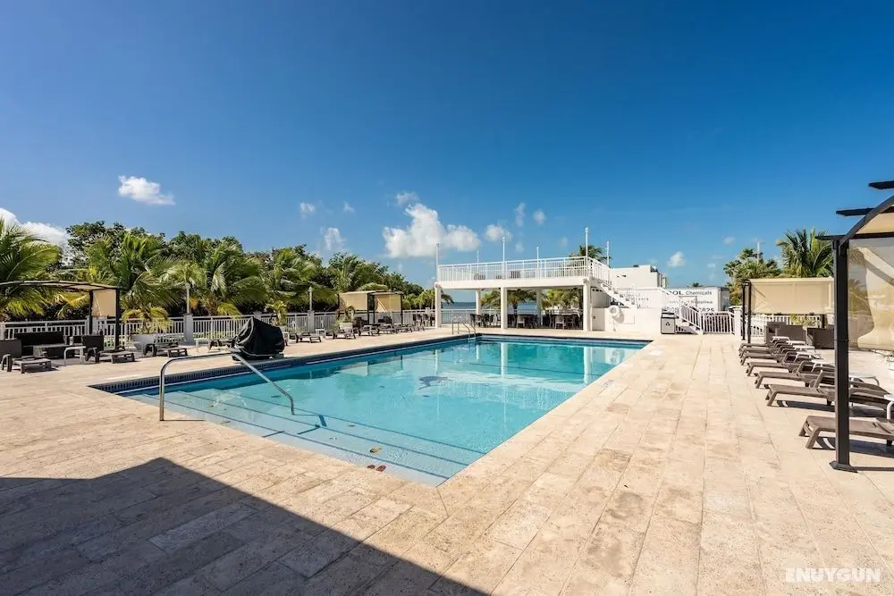 Brand New Key Largo Home - Havuz