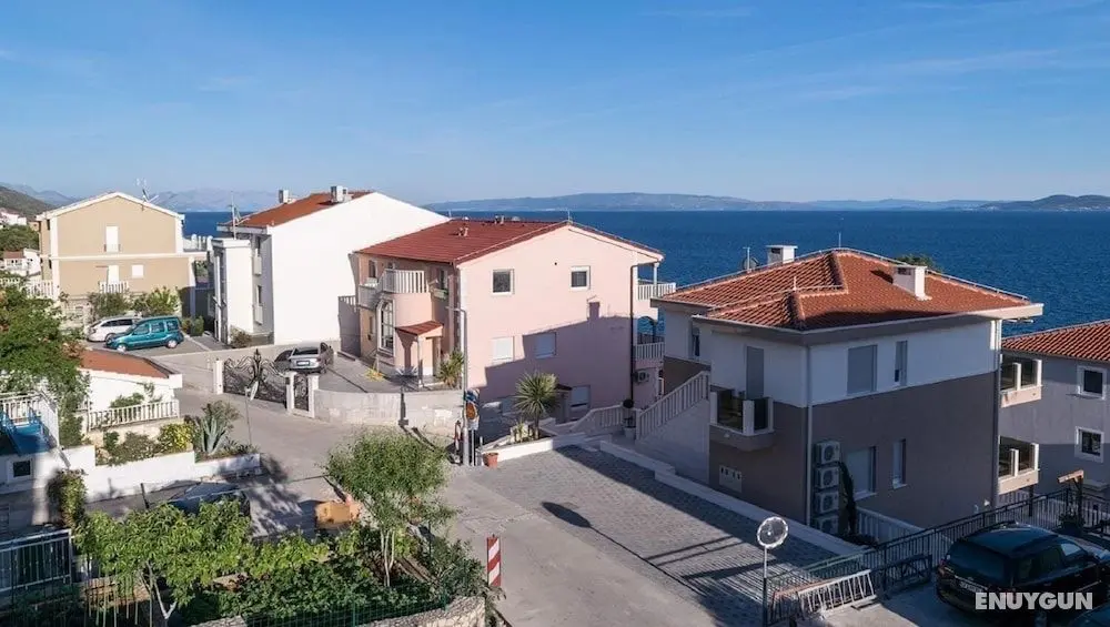 Brane - 100m From the Beach - A1 Ana - Öne Çıkan Resim