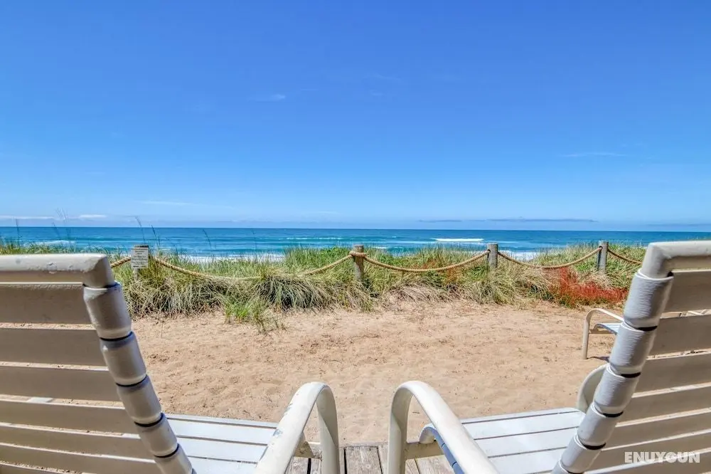 Breakers Beach House #5 - Öne Çıkan Resim