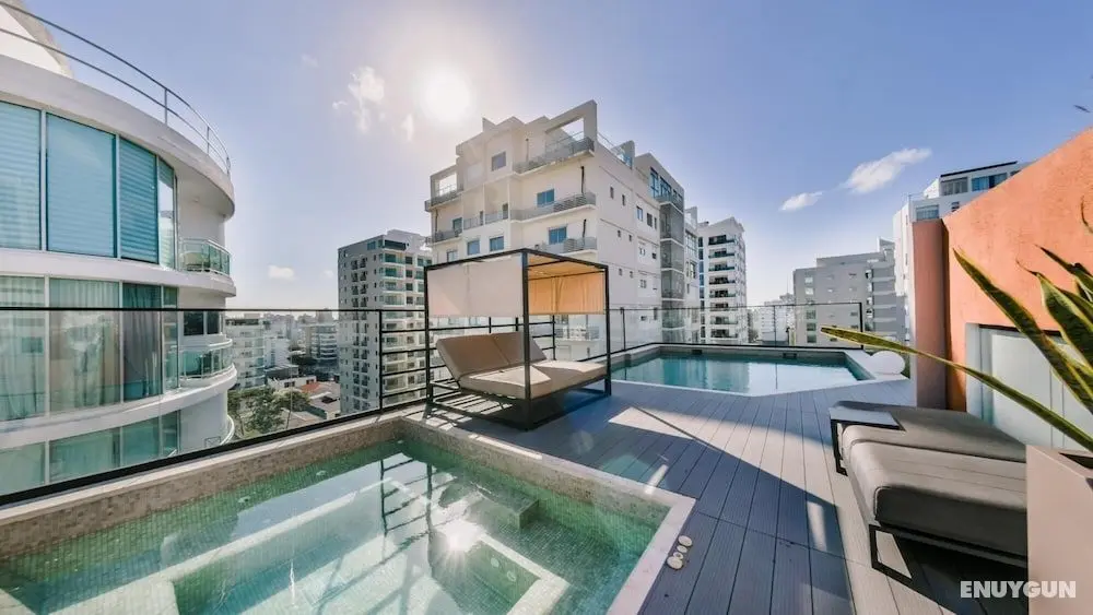 Breakfast Included Fully Serviced Apartment at Regatta Living II - 302 - Oda