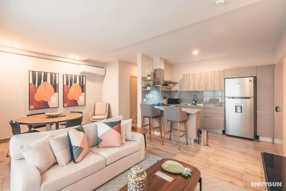 Breakfast Included Fully Serviced Apartment at Regatta Living II - 305 - Oda