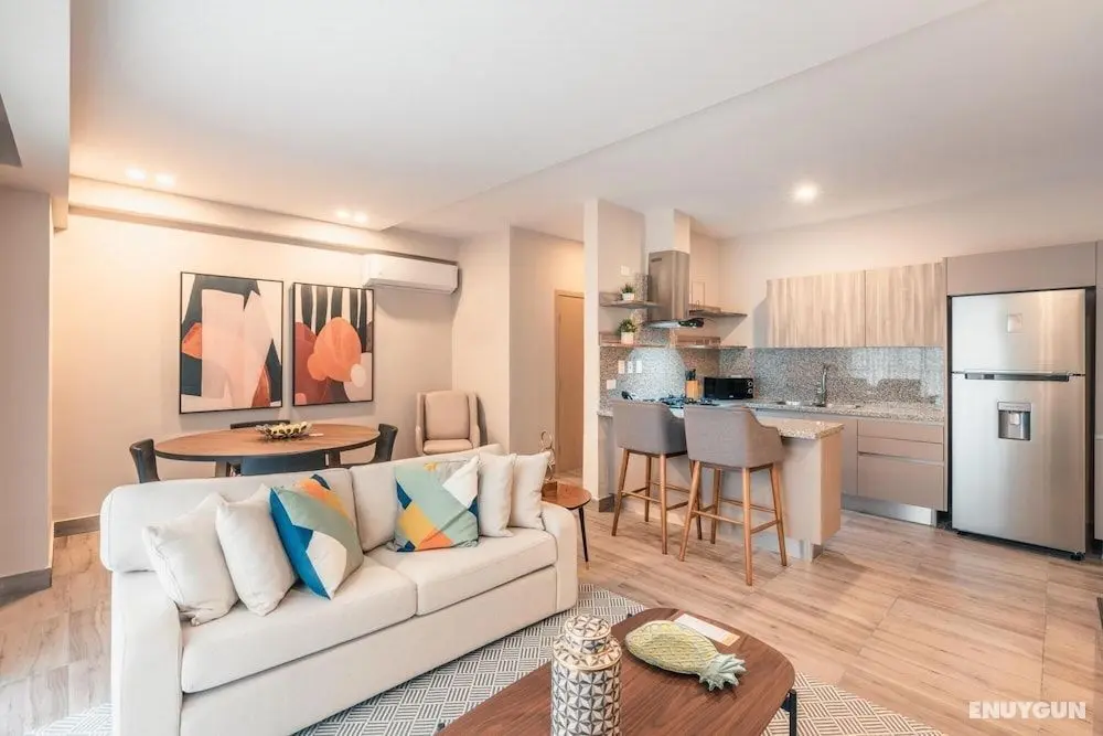 Breakfast Included Fully Serviced Apartment at Regatta Living II - 405 - Oda