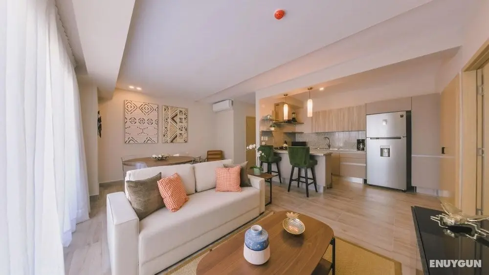 Breakfast Included Fully Serviced Apartment at Regatta Living II - 905 - Oda