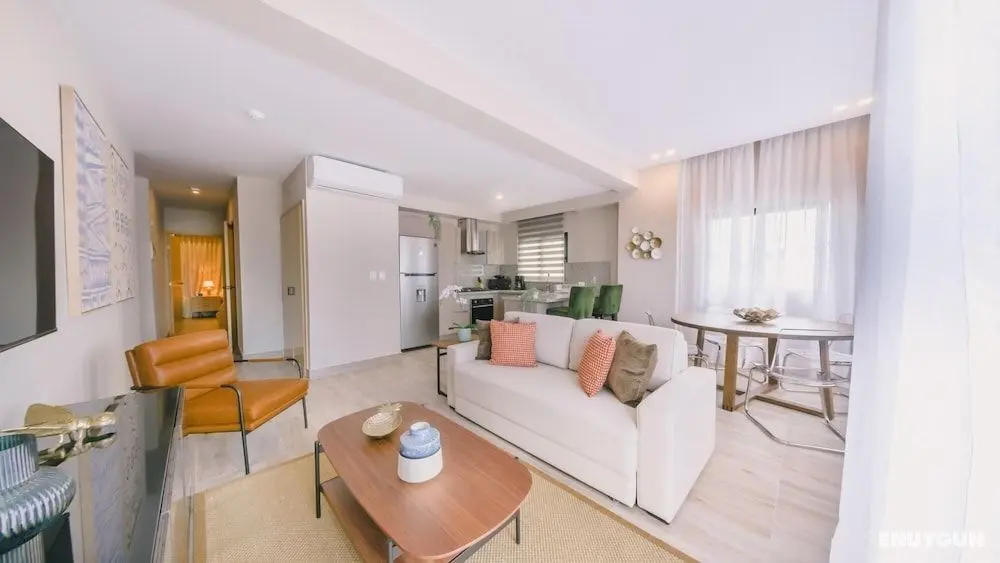 Breakfast Included Fully Serviced Apartment at Regatta Living II - 907 - Oda