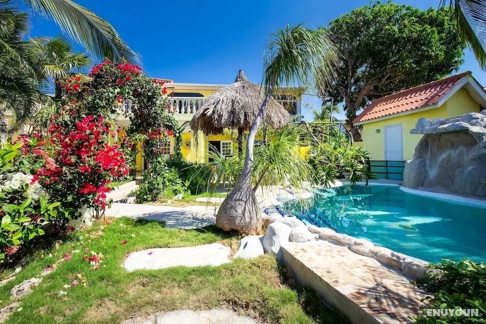 Breathtaking Family Designer Villa w/ Private Pool & Tropical Garden - Öne Çıkan Resim