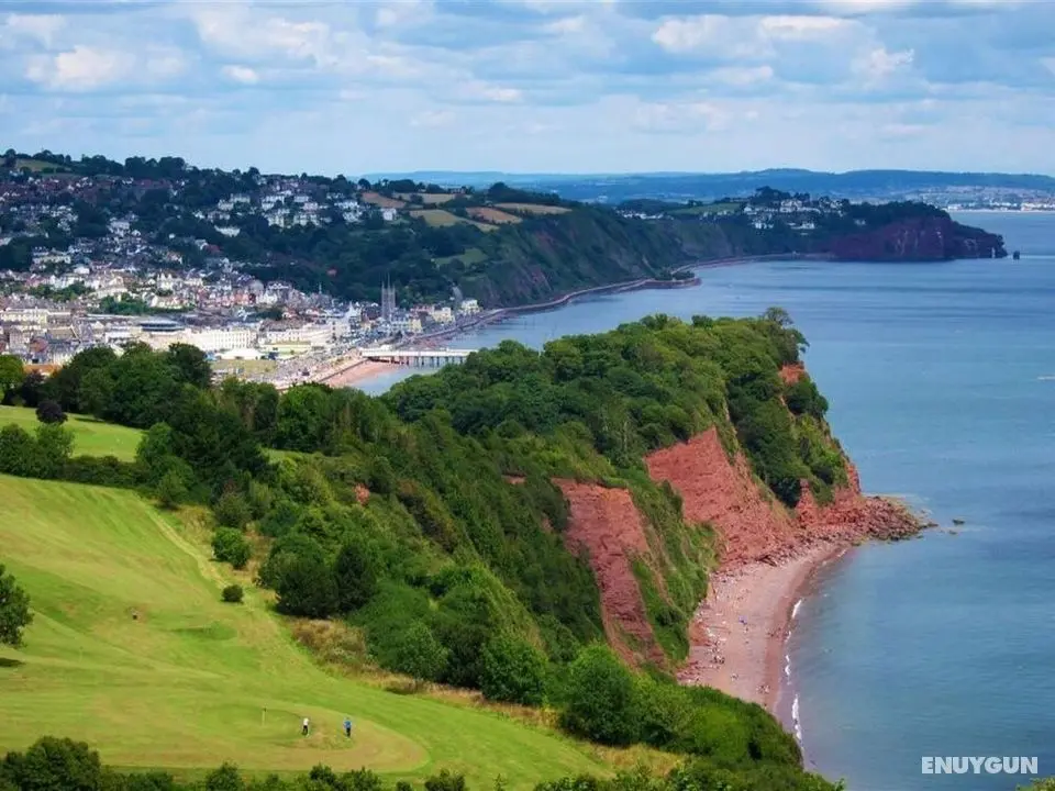Brenda Shaldon in Shaldon - Oda
