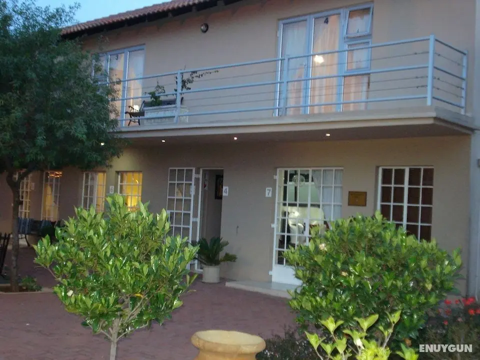 Bri-Shel Manor - Dış Mekan