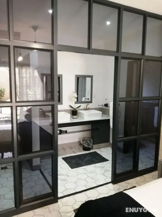 Bri-Shel Manor - Öne Çıkan Resim