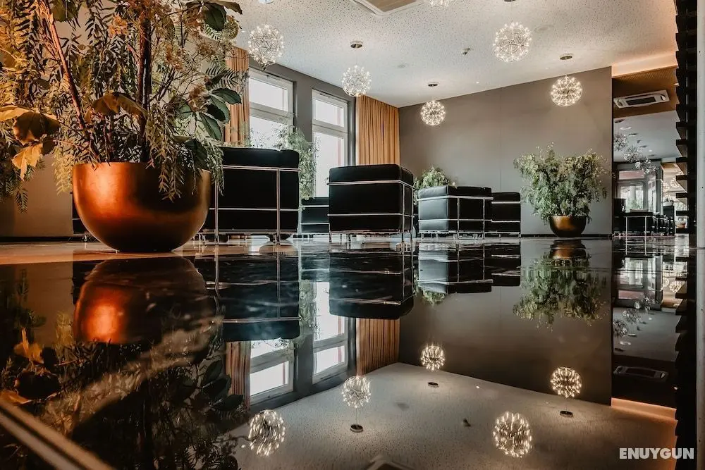 The Bridgge Grand Boutique Hotel - Lobi