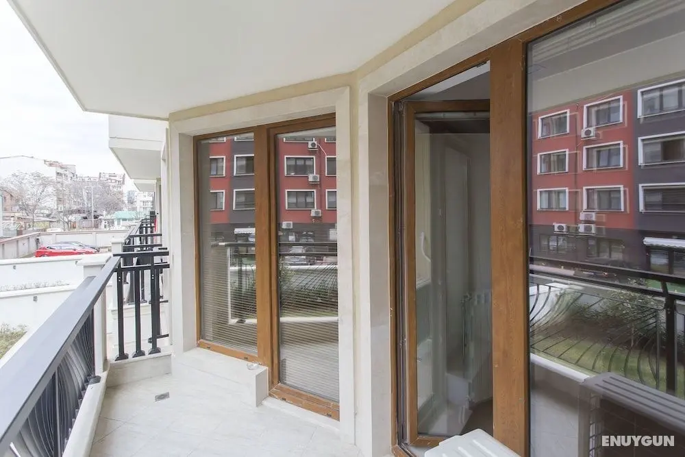 Bright 1bdr Apartment Near Center - Free Parking - İç Mekan