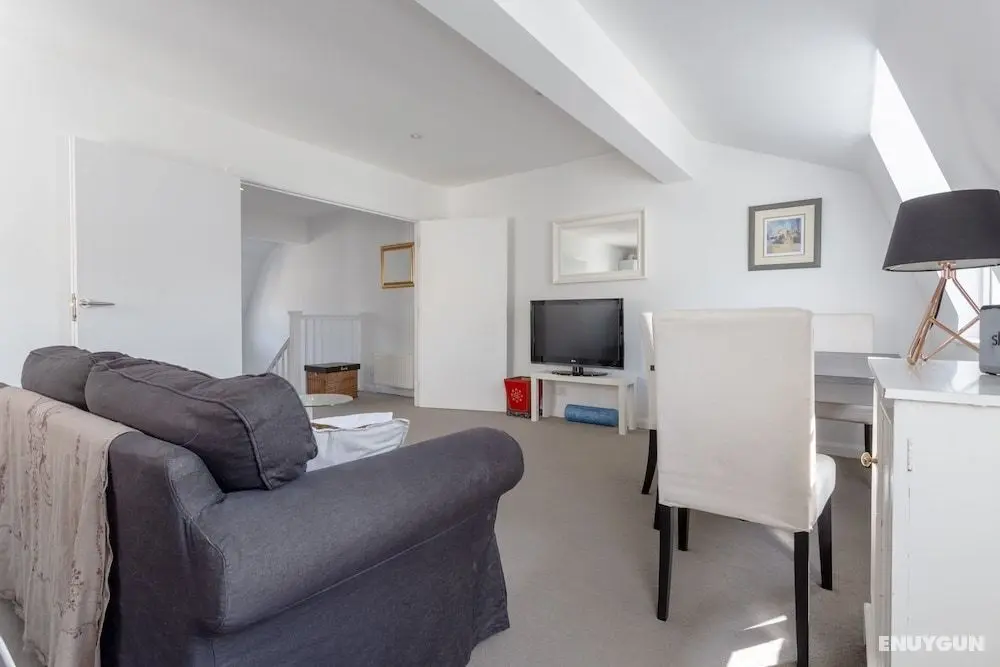 Bright & Airy 1 Bedroom Apartment in Central London - Oda
