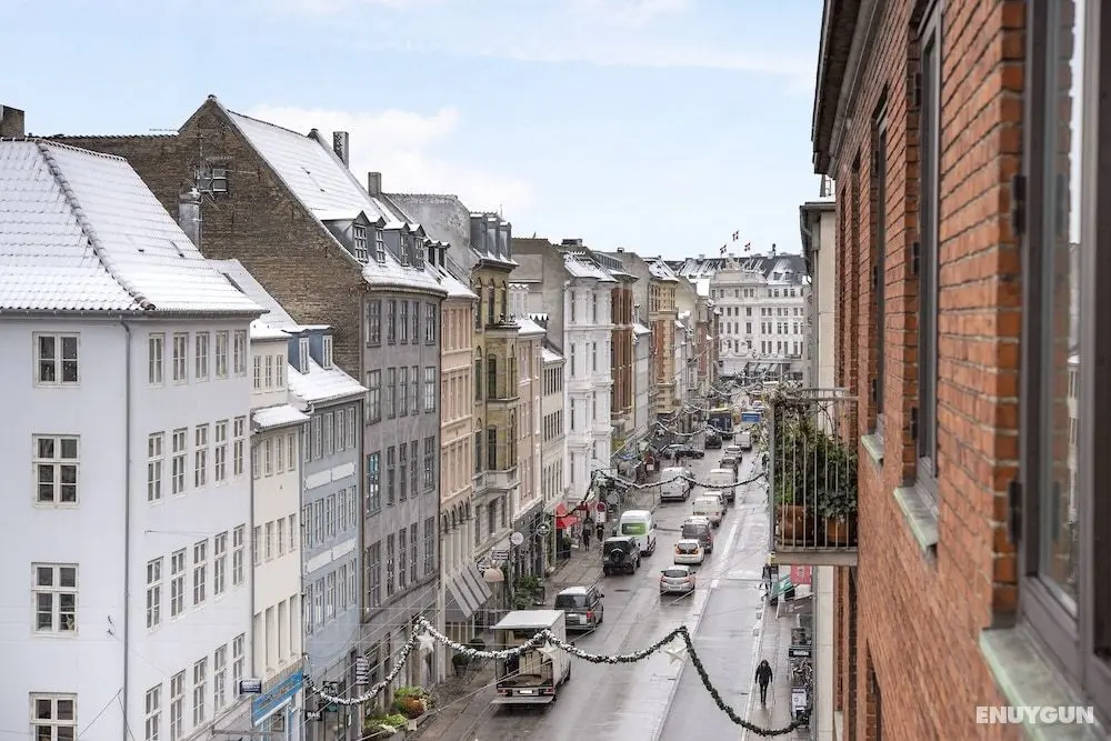Bright and Charming Flat With two Balconies in Downtown Copenhagen All Yours - Konum Öne Çıkanlar