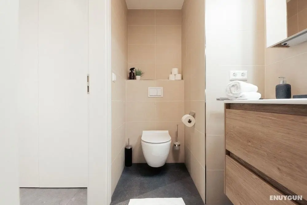 Bright Chic 1BR Apt w Balc & Prkg - Öne Çıkan Resim
