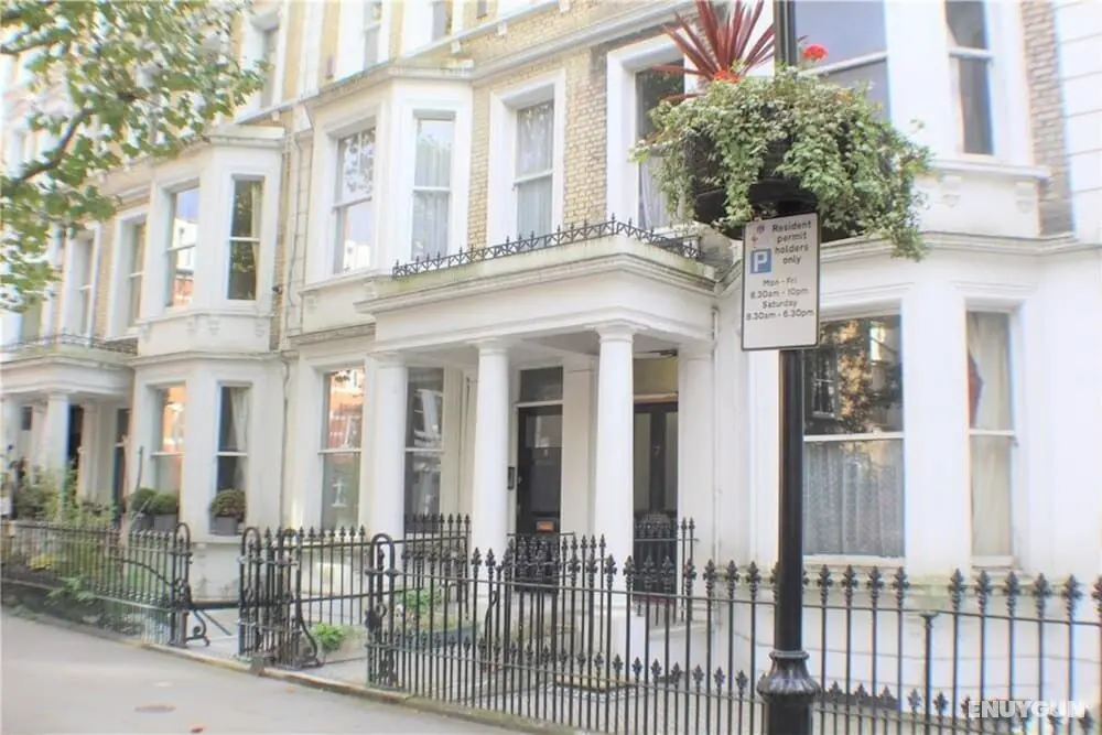 Bright and Modern 2 Bedroom Apartment in Earl's Court - Dış Mekan