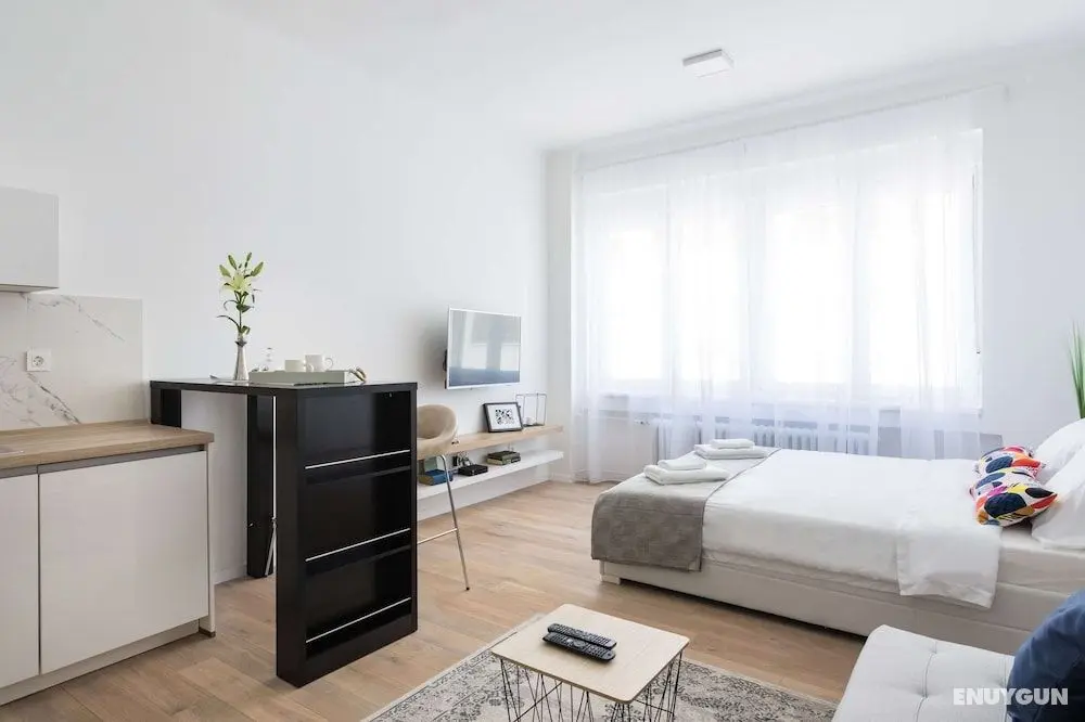 Bright and Modern Main Square Studio - Öne Çıkan Resim