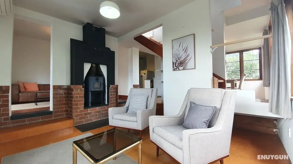 Bright and Modern Oasis in Kingsland - Öne Çıkan Resim