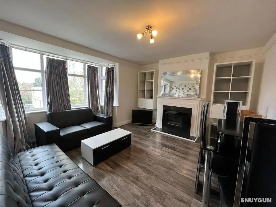 Bright and Spacious 2-bed Apartment in Sutton - Öne Çıkan Resim