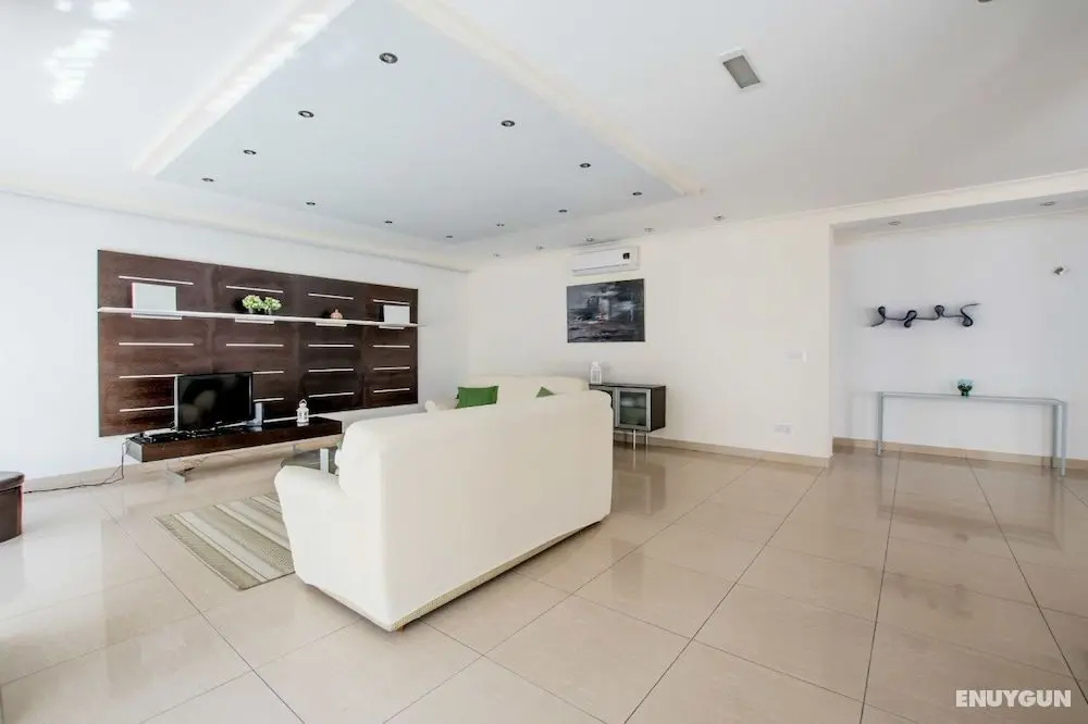 Bright, Spacious and Right in the Center - Öne Çıkan Resim