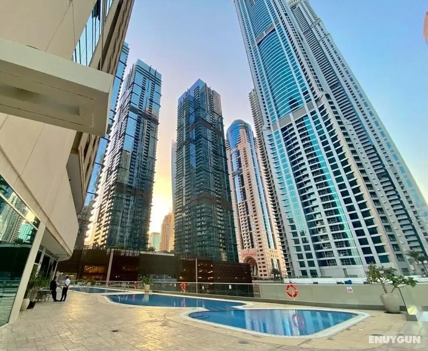 Brightline Property in Marina for Short Term Rent - Havuz