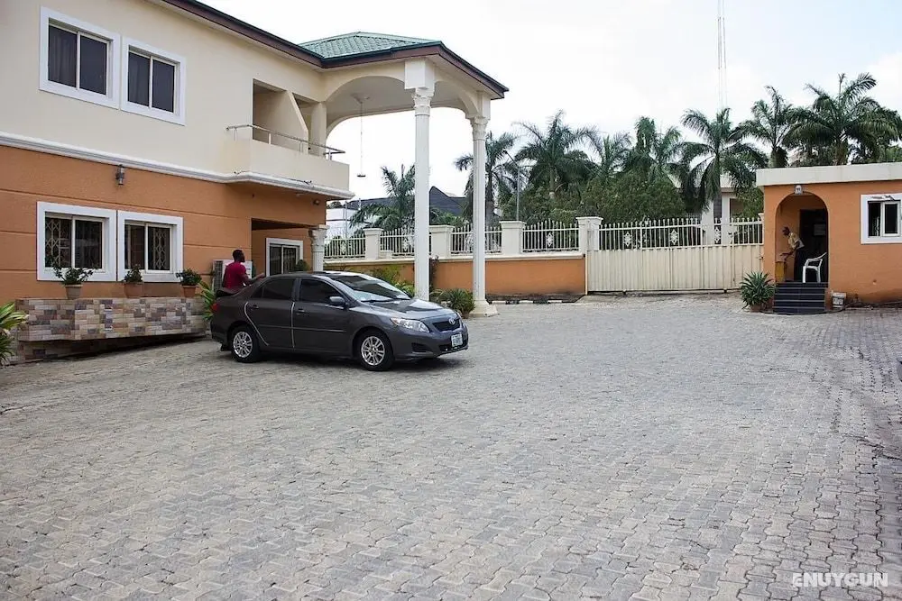 Bristlecone Suites & Apartment - Otopark