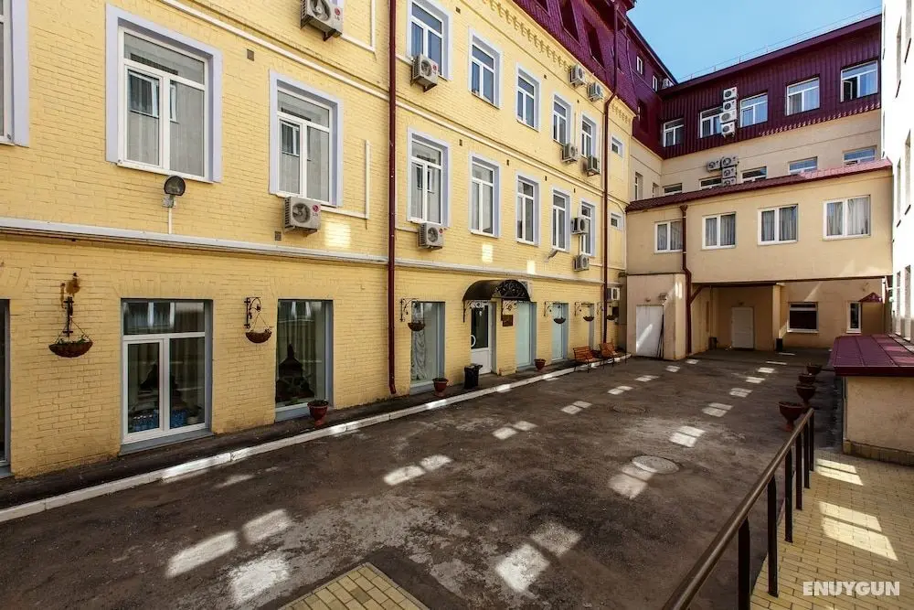 Bristol-Zhiguly Hotel - Dış Mekan