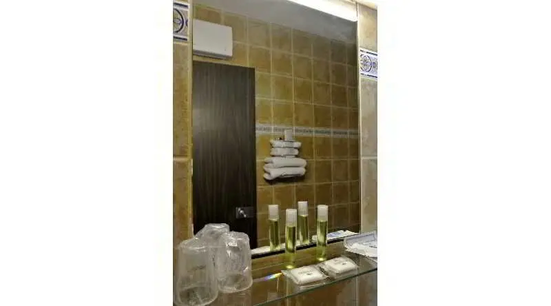 Brit Hotel Le Bosquet - Oda