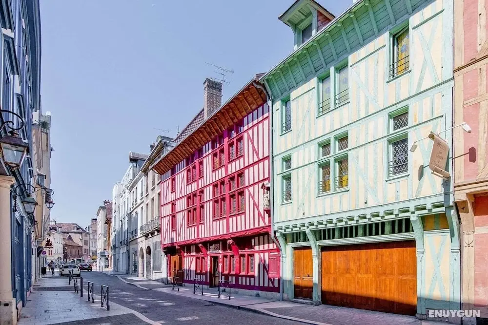 Brit Hotel Les Comtes de Champagne Centre Historique - Öne Çıkan Resim